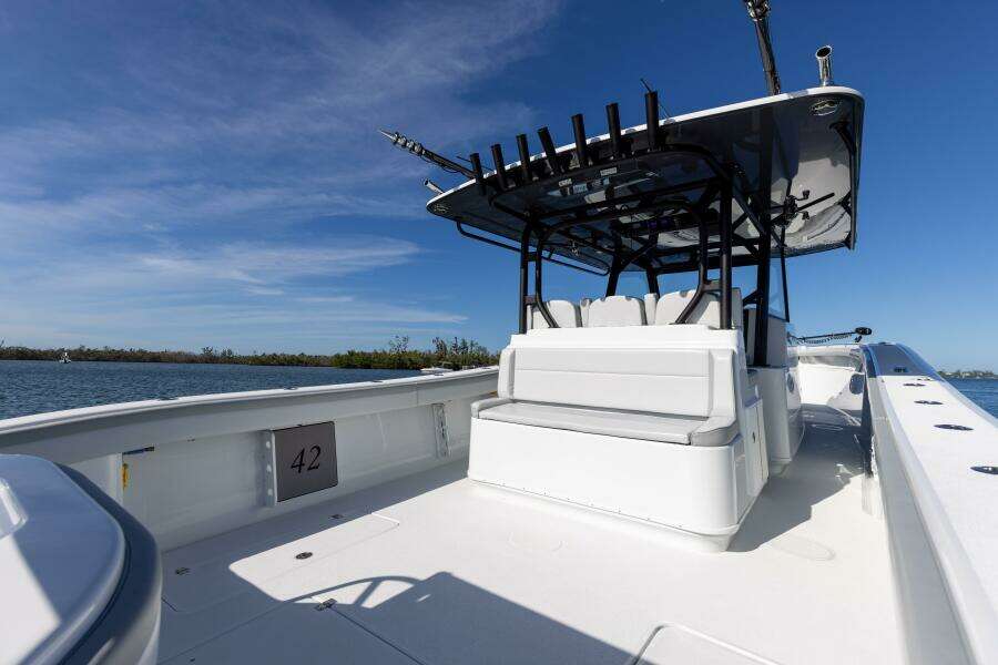 2023 Yellowfin 42 OFFSHORE