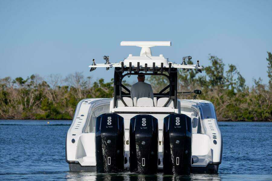 2023 Yellowfin 42 OFFSHORE