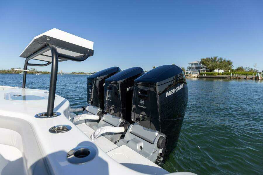 2023 Yellowfin 42 OFFSHORE