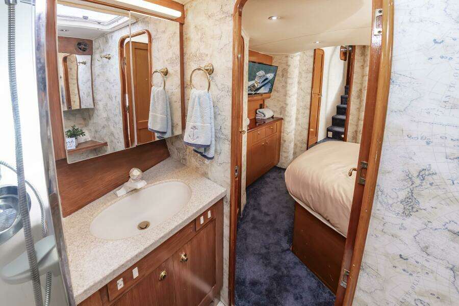 2001 Ocean Yachts 52 SUPER SPORT