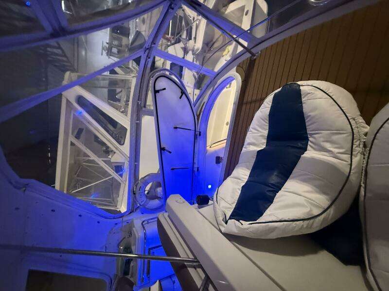 2004 Carver 460 voyager