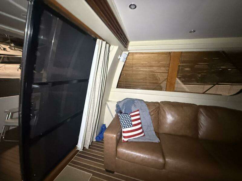 2004 Carver 460 voyager