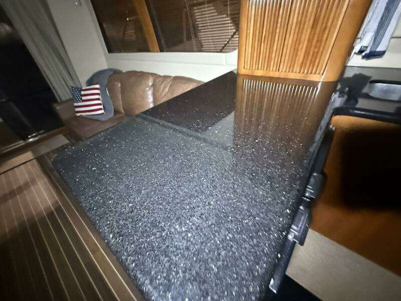 2004 Carver 460 voyager