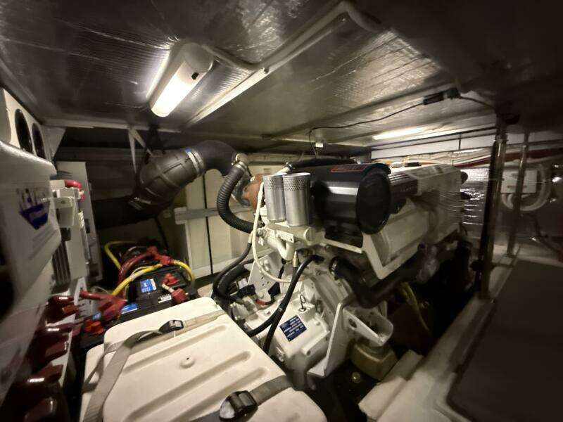 2004 Carver 460 voyager