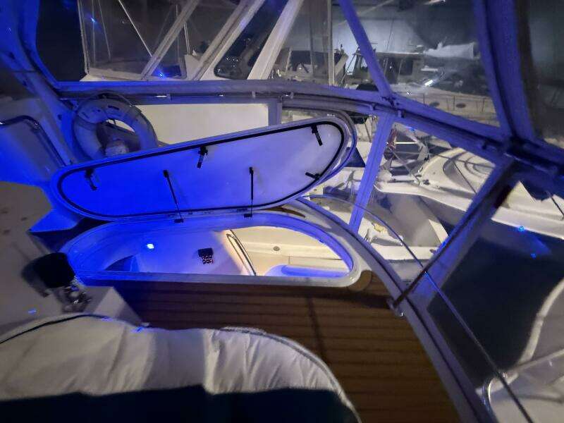 2004 Carver 460 voyager