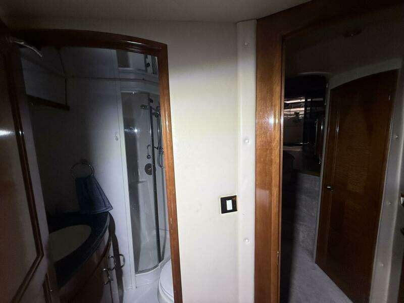 2004 Carver 460 voyager