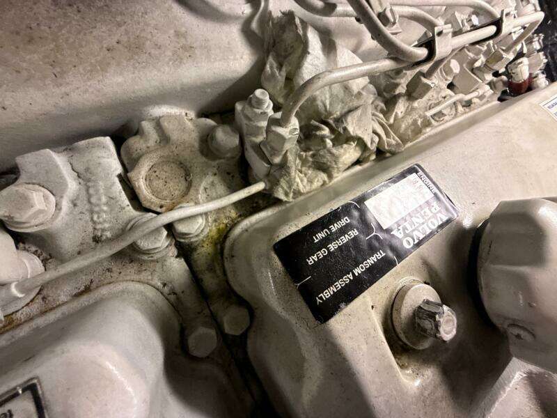 2004 Carver 460 voyager