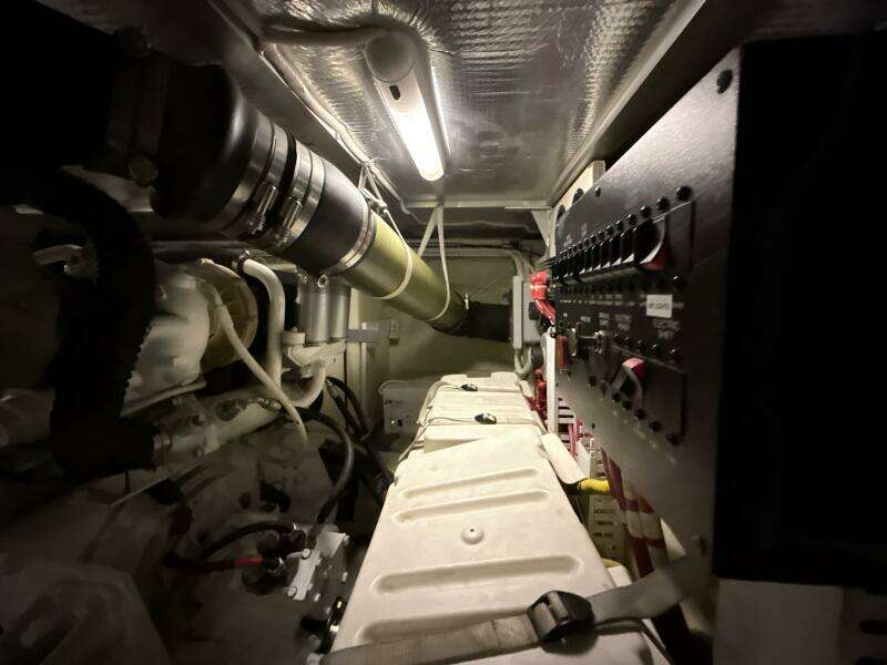 2004 Carver 460 voyager