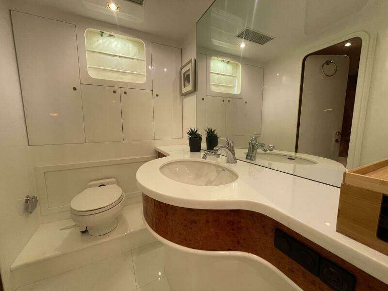 Starboard Master Head