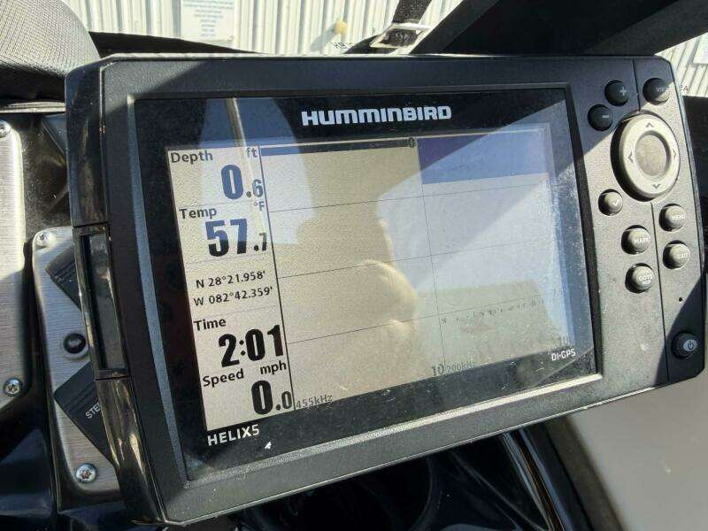 2015 Larson LX 225S IO