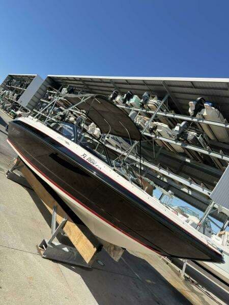 2015 Larson LX 225S IO