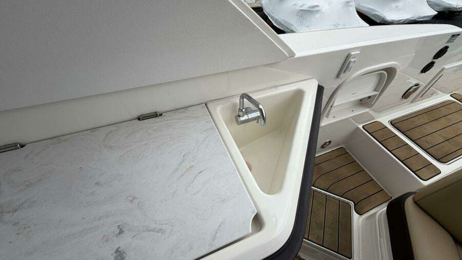 2023 Sea Ray SLX 310 OB