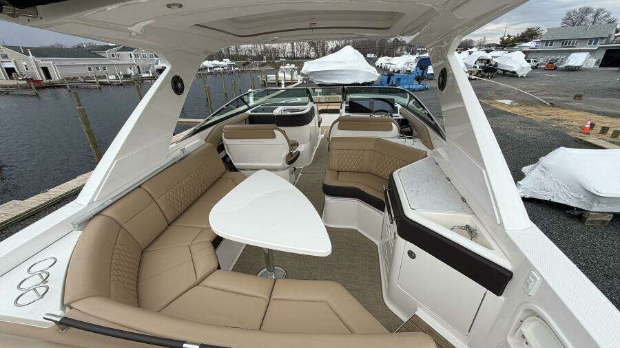 2023 Sea Ray SLX 310 OB