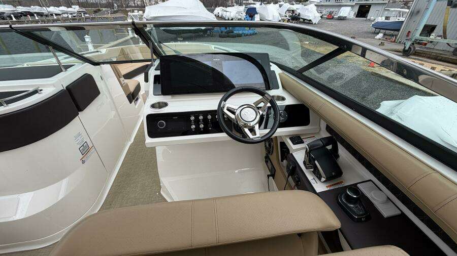 2023 Sea Ray SLX 310 OB