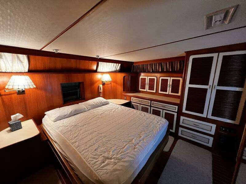 1989 Hi-Star 48 Sundeck