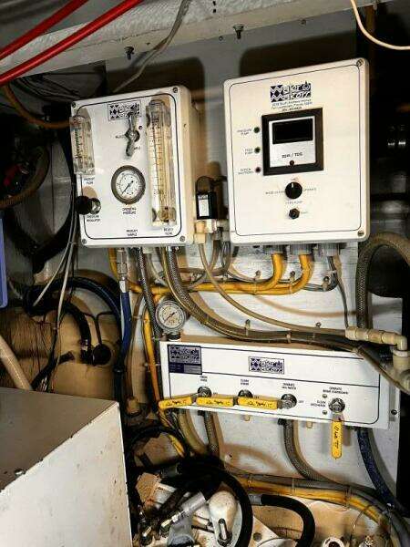 1989 Hi-Star 48 Sundeck