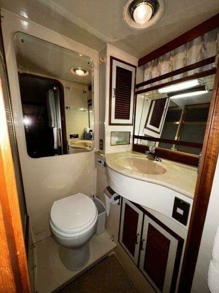 1989 Hi-Star 48 Sundeck