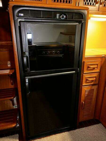 1989 Hi-Star 48 Sundeck