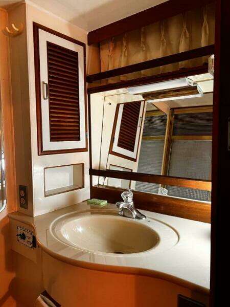 1989 Hi-Star 48 Sundeck