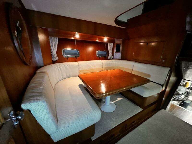 1989 Hi-Star 48 Sundeck