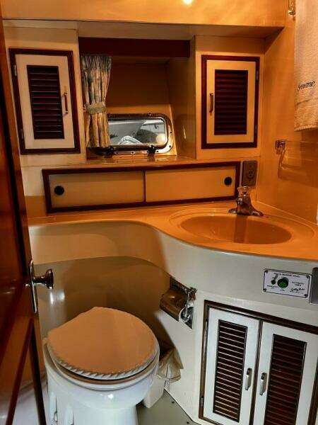 1989 Hi-Star 48 Sundeck