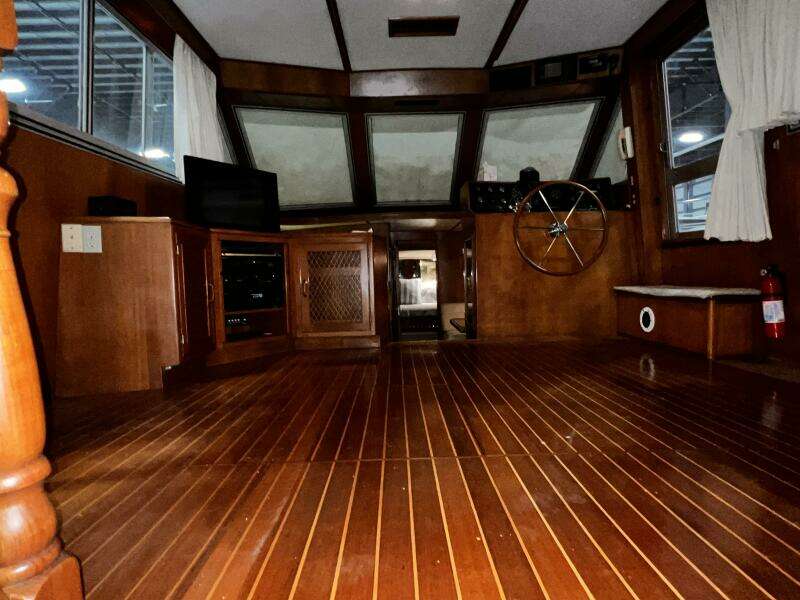 1989 Hi-Star 48 Sundeck