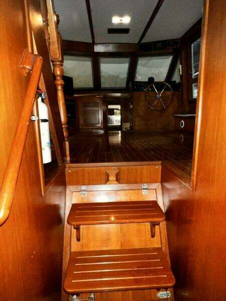 1989 Hi-Star 48 Sundeck