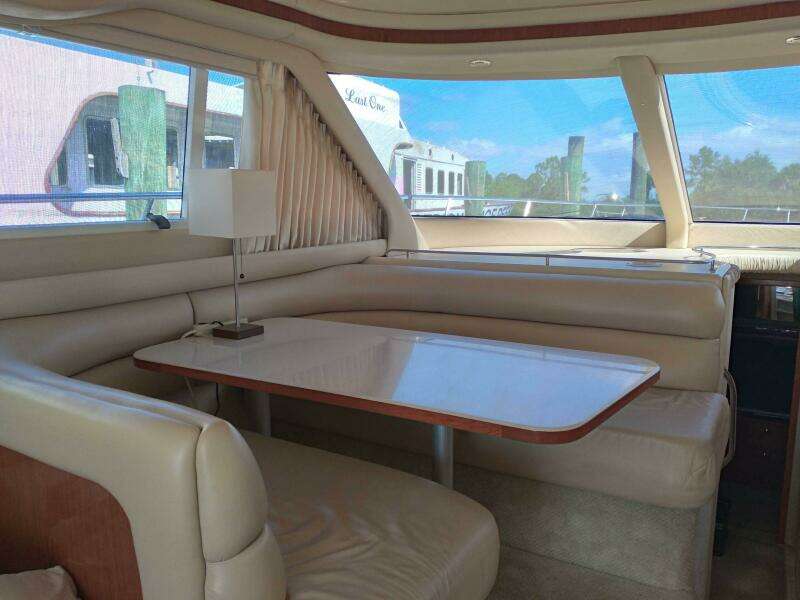 Sea Ray 48 LIFE IS GOOD TODAY - Galley Dinette