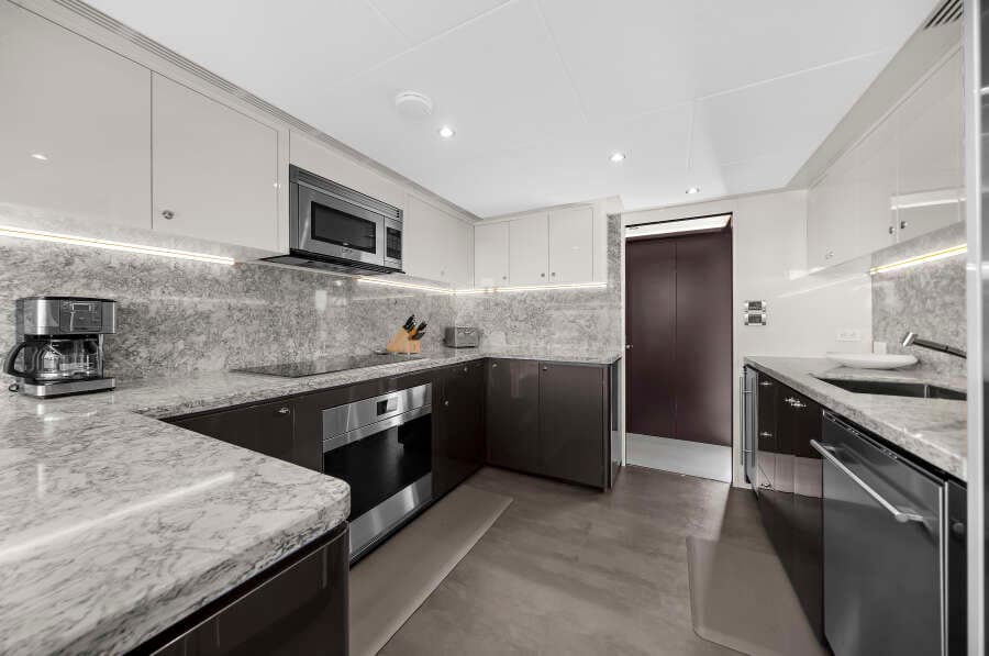 2024 Ocean Alexander 32 L