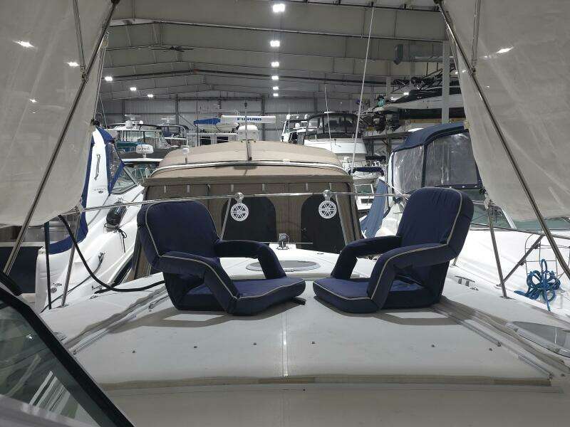 2008 Cruisers Yachts 