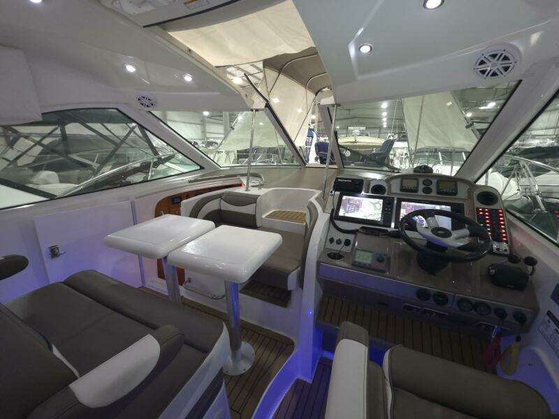 2008 Cruisers Yachts 