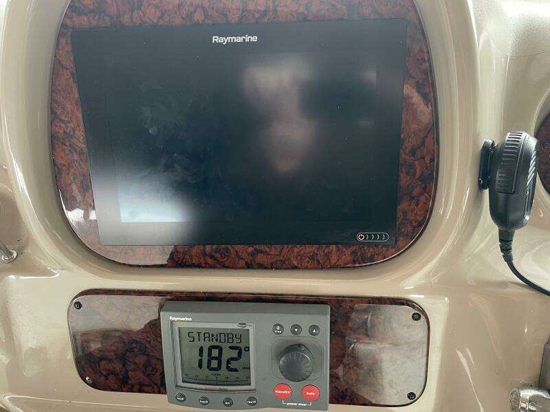 2001 Sea Ray 380 Sundancer