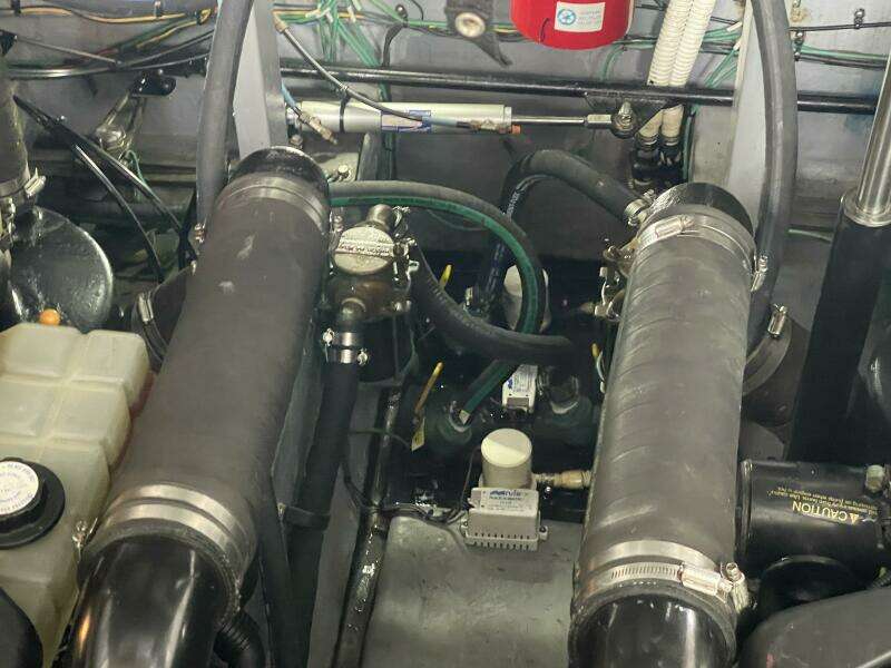 2001 Sea Ray 380 Sundancer