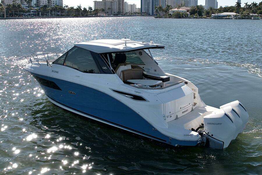 Sea Ray 32 - Exterior Profile