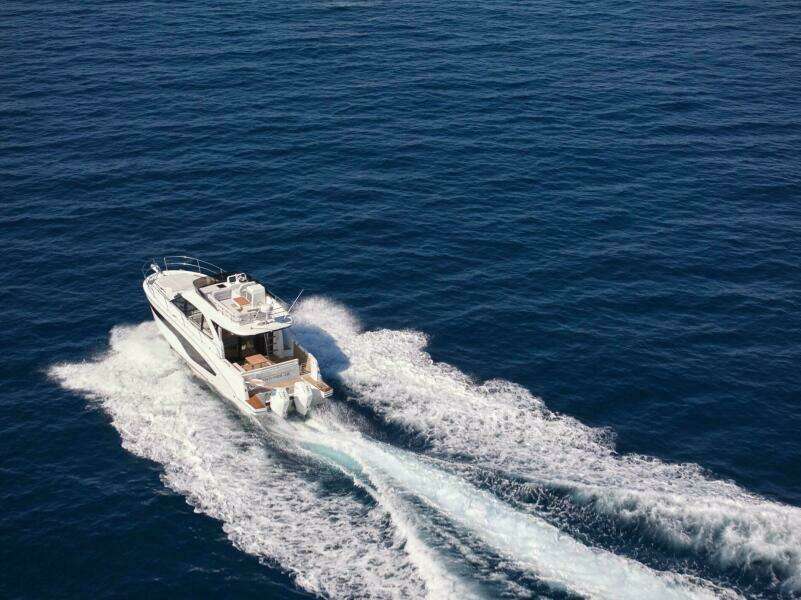 2027 Beneteau Antares 12 Fly