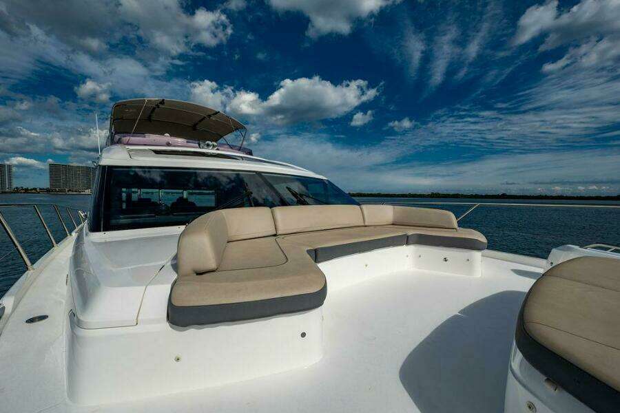 Princess 65 - Bow Seating