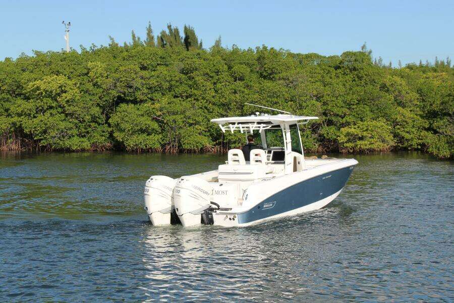 2015 Boston Whaler 