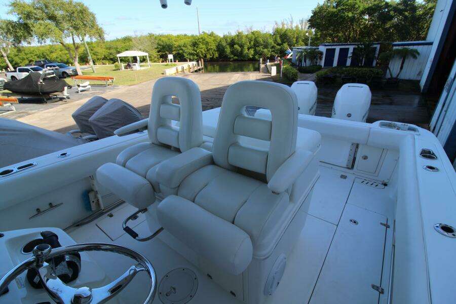 2015 Boston Whaler 