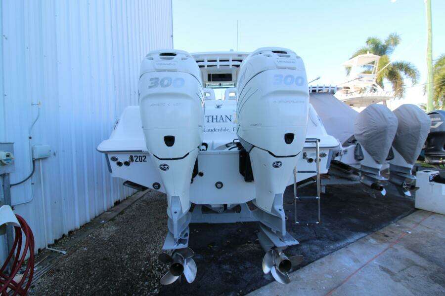 2015 Boston Whaler 