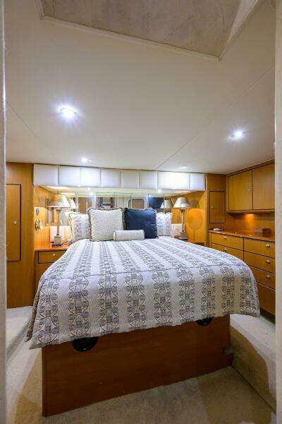 2001 Ocean Yachts Super Sport