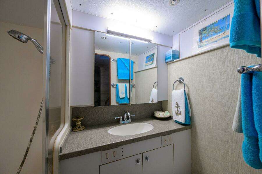 2001 Ocean Yachts Super Sport