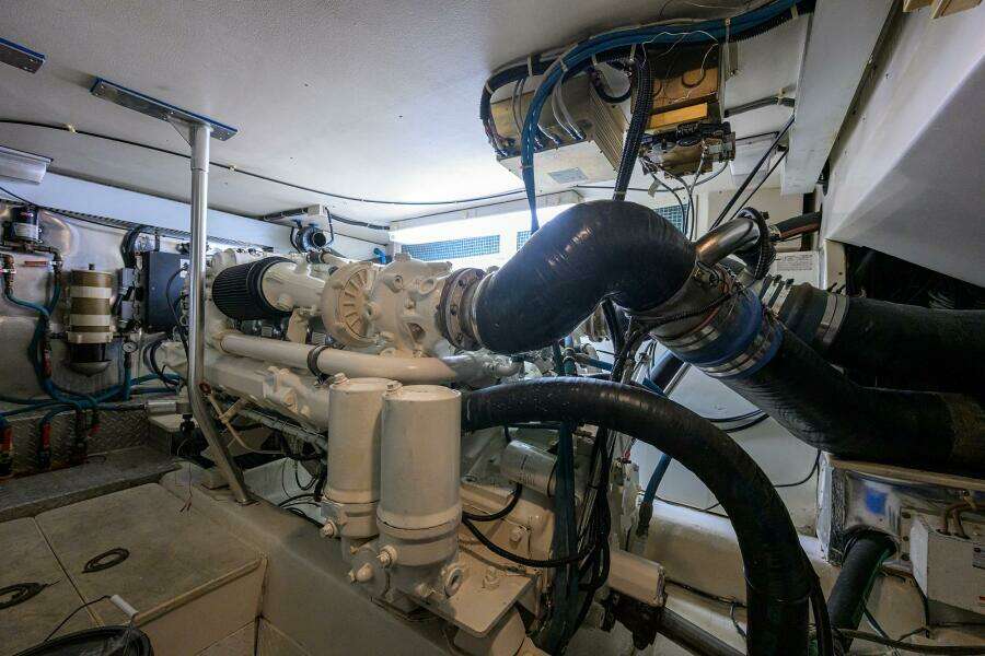 2001 Ocean Yachts Super Sport