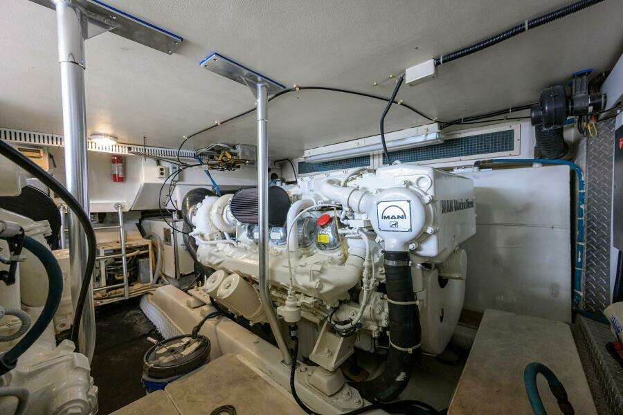 2001 Ocean Yachts Super Sport