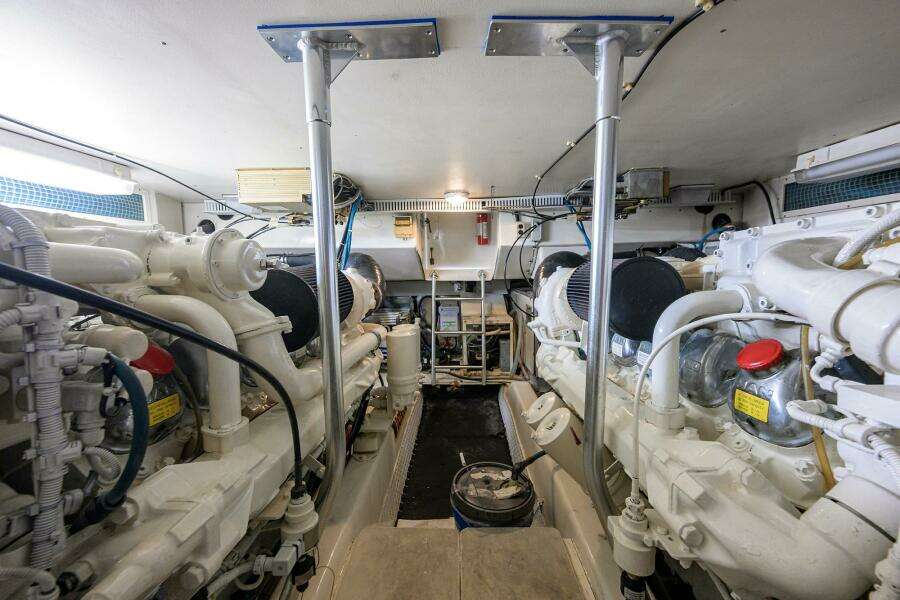 2001 Ocean Yachts Super Sport