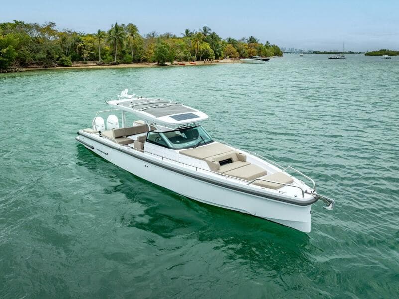 2024 Axopar 37 Sun Top