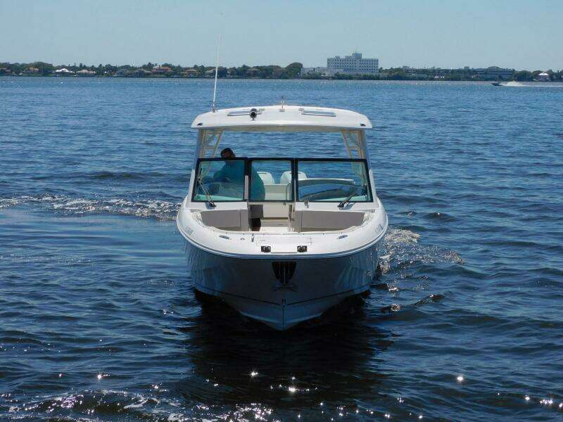 2016 Pursuit 325 Dual Console