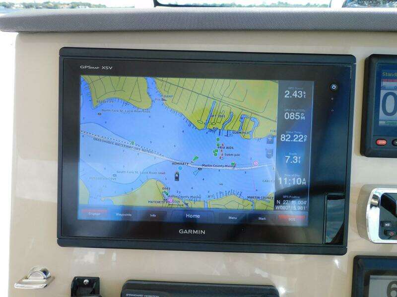 2016 Pursuit 325 Dual Console