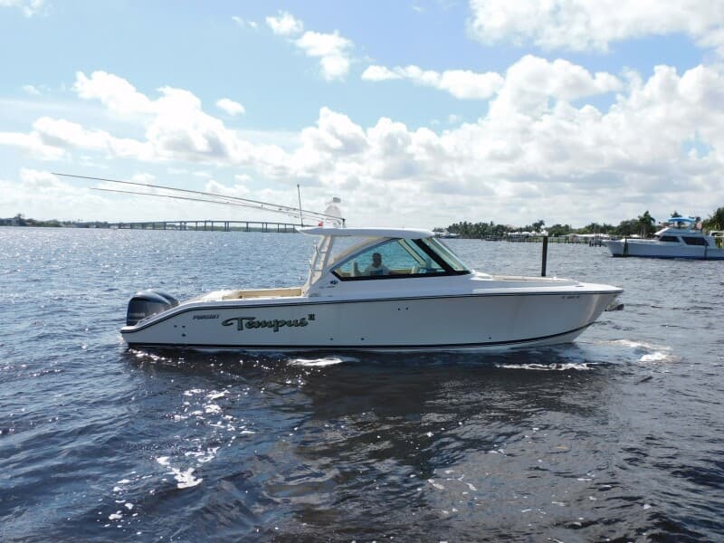 2016 Pursuit 325 Dual Console