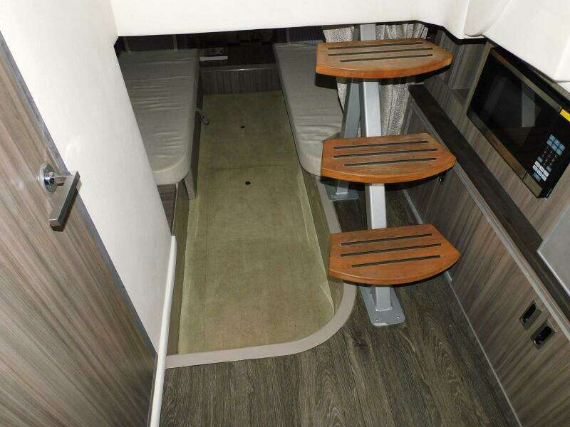 2018 Sea Ray Sundancer 320