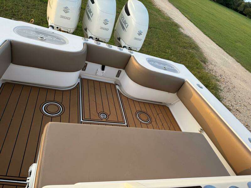 2014 Sea Hunter 40 Center Console